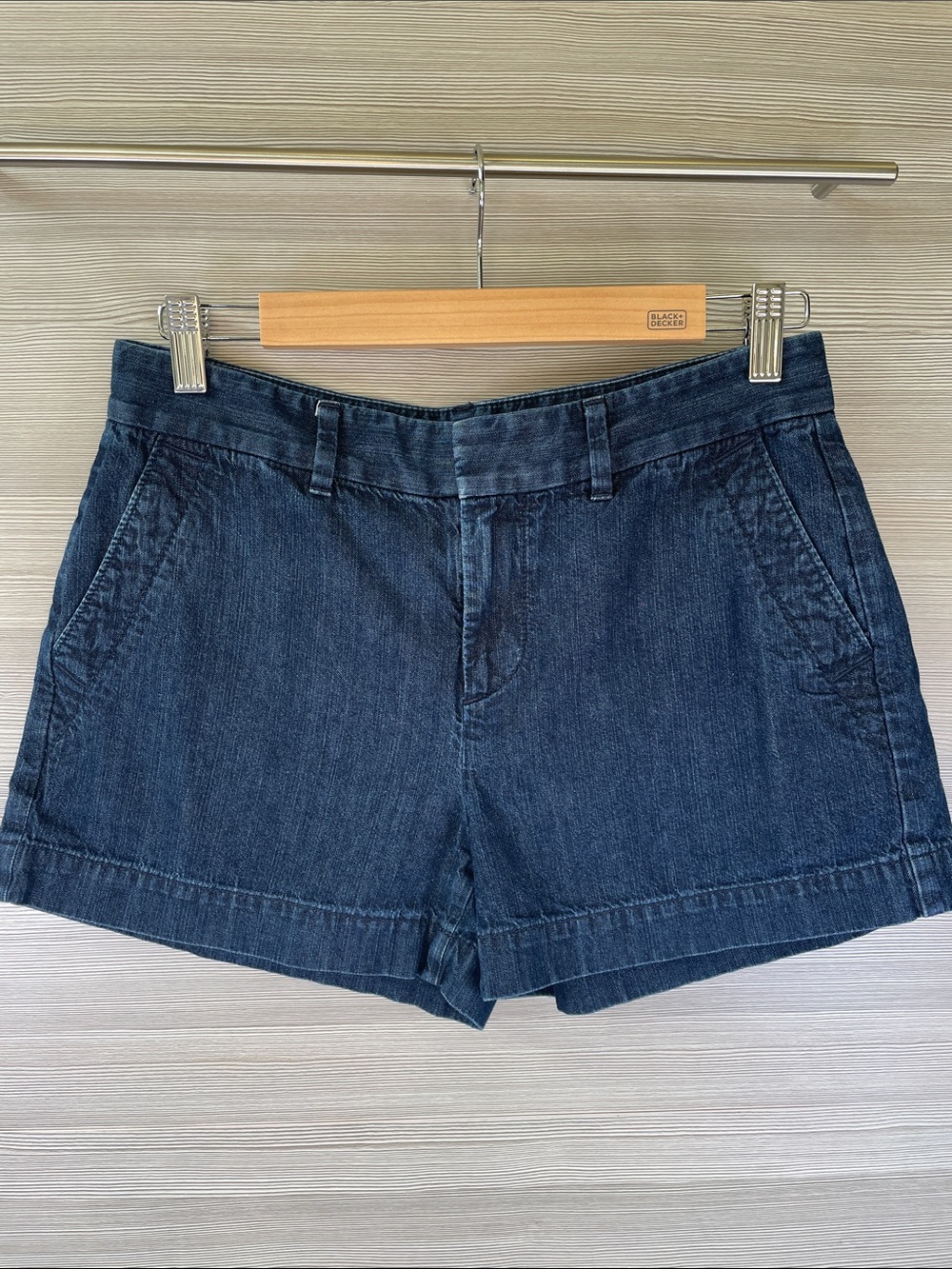 LOFT City Short Midweight Denim 3” Shorts Size 2/26